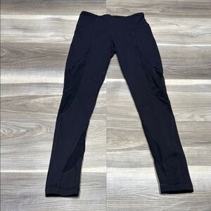 🚩 Aritzia TNA Black Athletic Leggings size XS